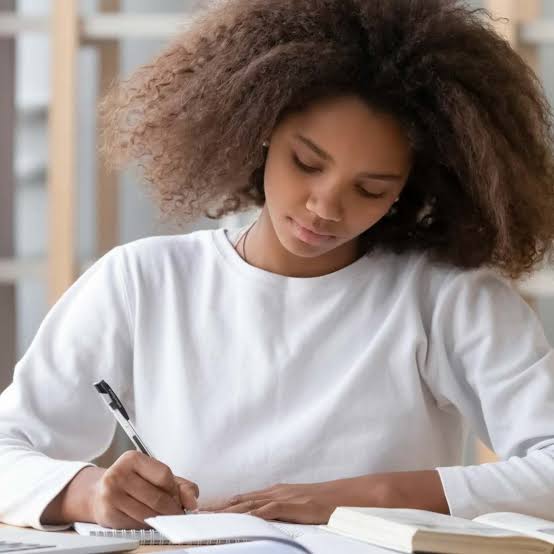 How to Write a Scholarship Essay That Stands Out